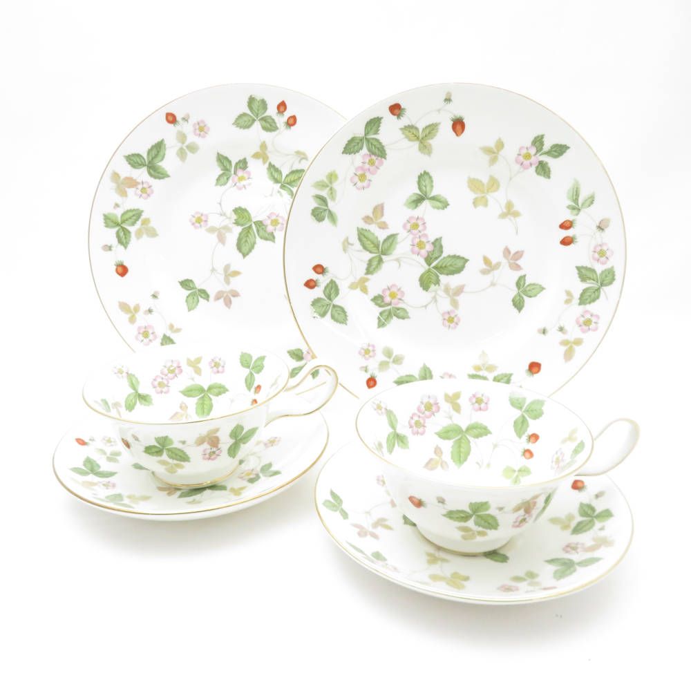 WEDGWOOD ウェッジウッド ワイルドストロベリー ティーカップ＆ソーサー 中皿 トリオ2セット 20cmプレート SN250A1