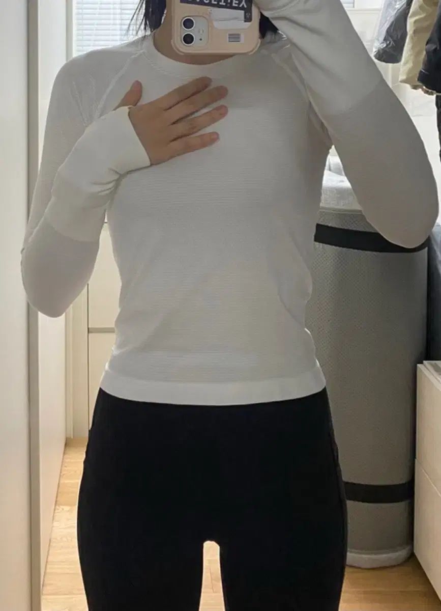 lululemon（ルルレモン） スウィフトリー (ホワイト)/ 4 サイズ