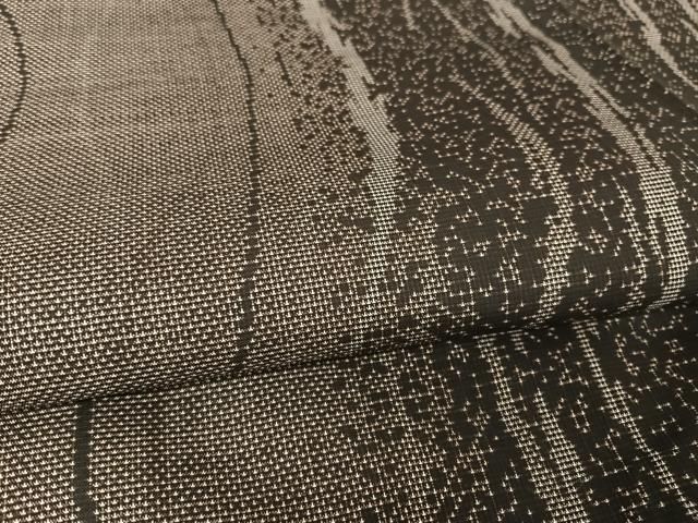 平和屋着物●本場大島紬　純泥染　手織　カタス7マルキ　流水文　岡江織物謹製　証紙付き　正絹　逸品　AAAW4297np 平和屋着物○本場大島紬 純泥染 手織 カタス7マルキ 流水文 岡江織物