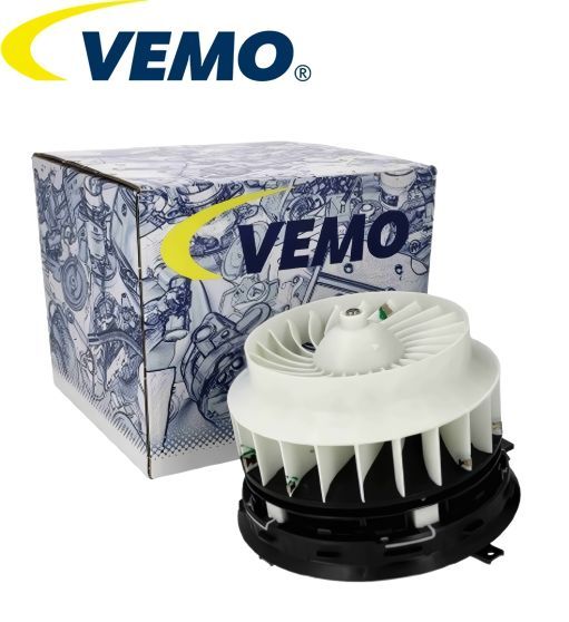 22年式バリ溝TRANPATH TX215/70R16 100Qスタッドレス4本 TOYO winter