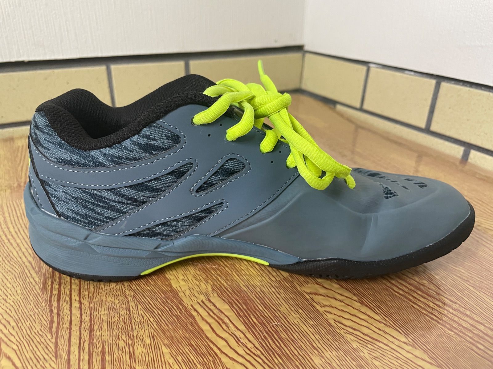 「美品」YONEX 840MD パワークッションバドミントンシューズ 23.5 YONEX ヨネックス POWER CUSHION 840 MID パワークッション840
