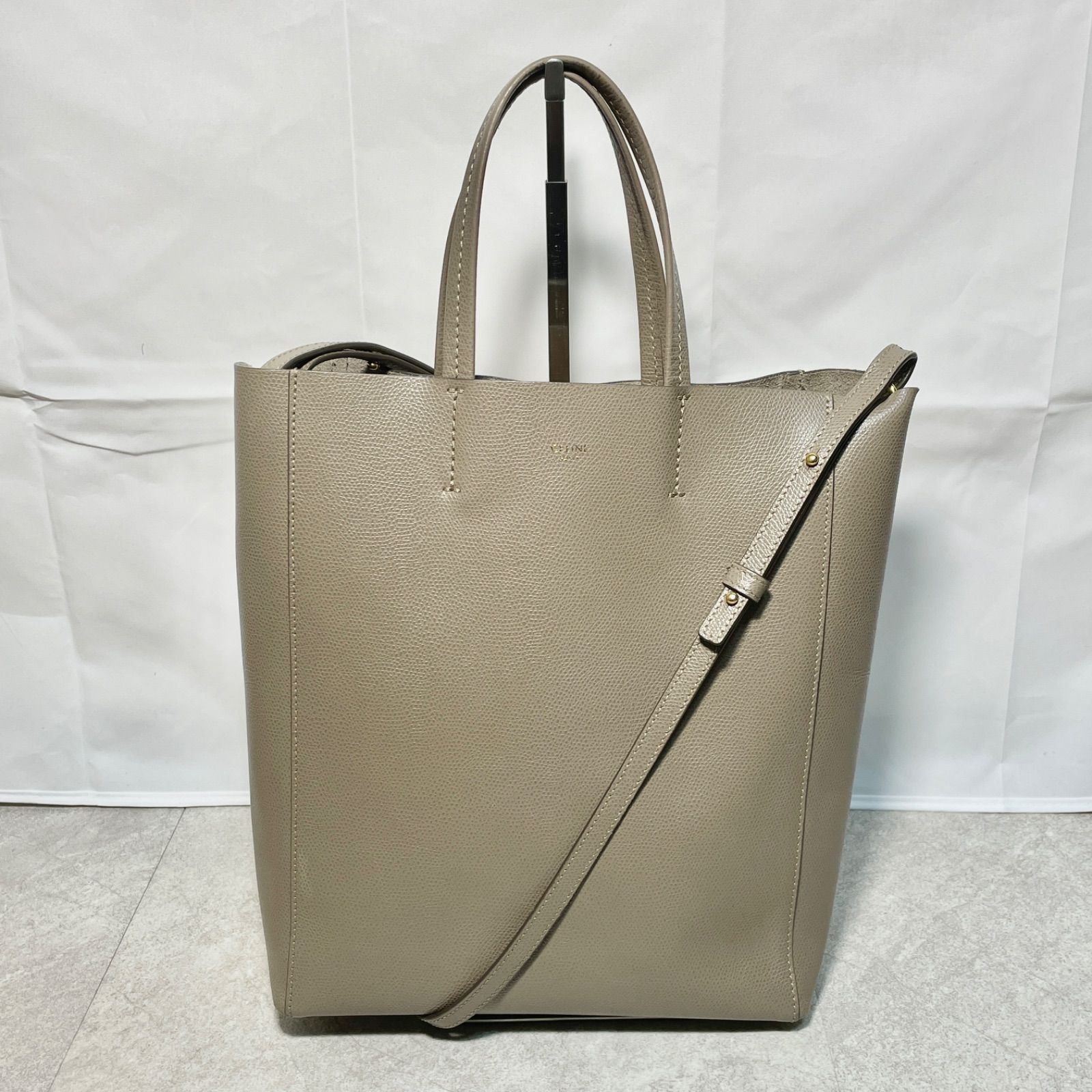 【美品】セリーヌ バーティカルカバ 新ロゴ スモール 2way ベージュ 美品】セリーヌ バーティカルカバ 新ロゴ スモール 2way ベージュ