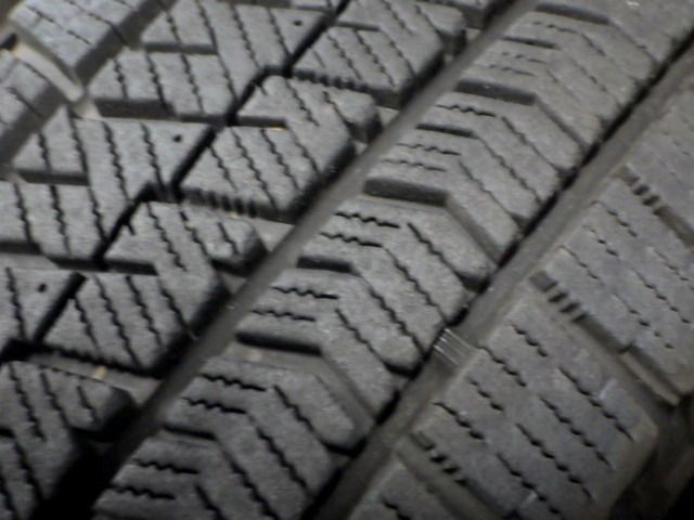 今年も大人気！ SP752 F◆ ● 製造 約7～8.5部山●BS BLIZZAK VRX2●165 65R13●4本 パーカー