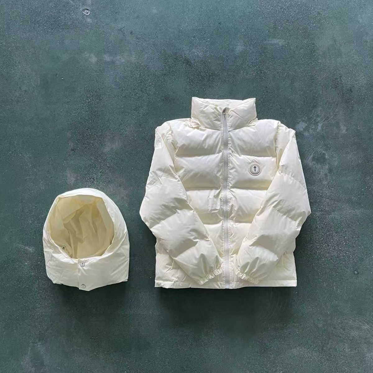 新品 Trapstar トラップスター レディース用ショートダウンジャケット  