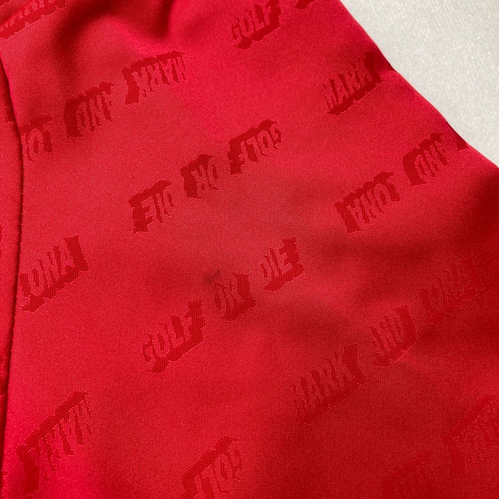 正規品販売！ サイズ 48 MARK-LONA マークアンドロナ ジップパーカー ジャケット 英字総柄 レッド系 240101528327 ゴルフウェア メンズ ストスト 【熱い販売】