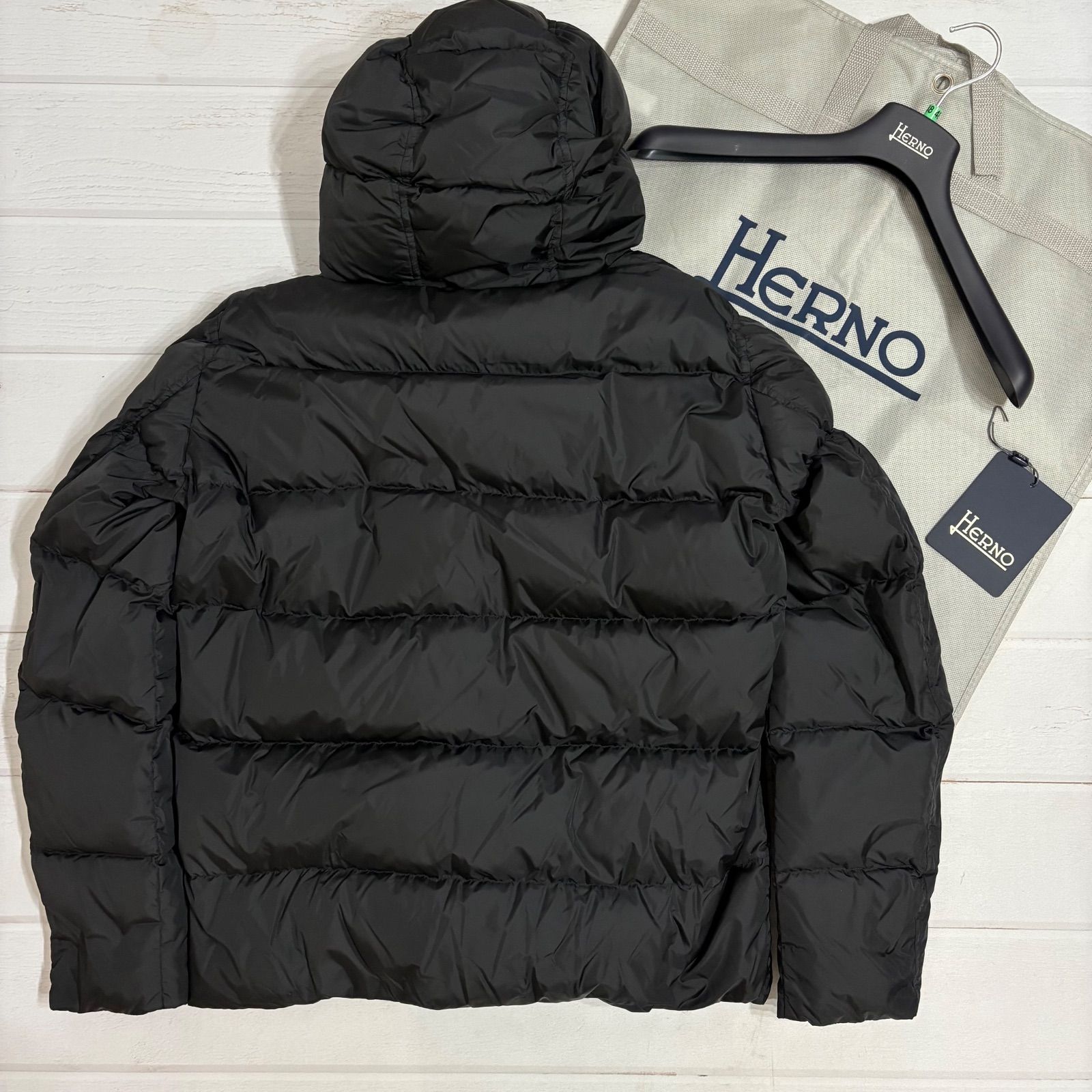 新品同様 HERNO ヘルノ 24AW ウォーターレペレントナイロンダウン 
