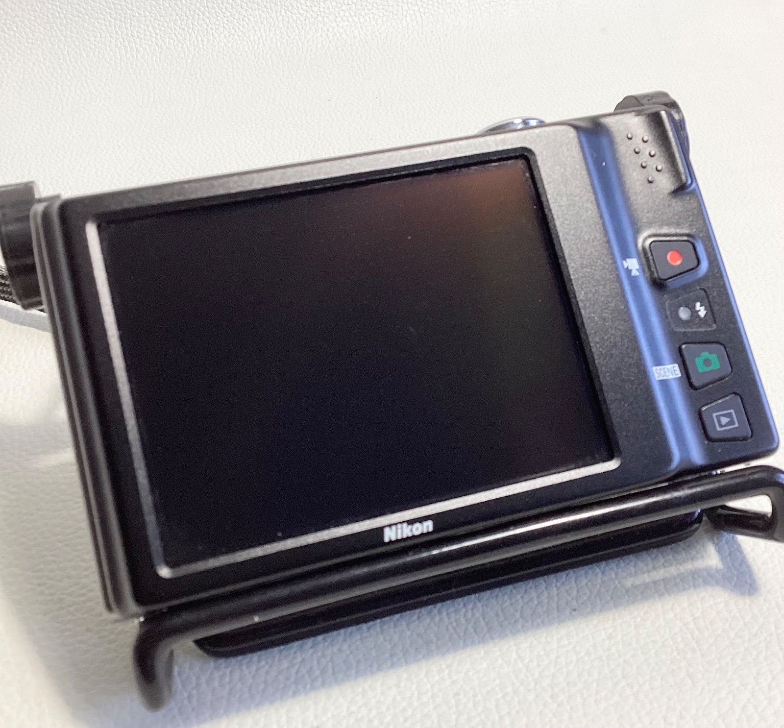 美品】NikonデジタルカメラCOOLPIX S6100 シャンパンシルバー