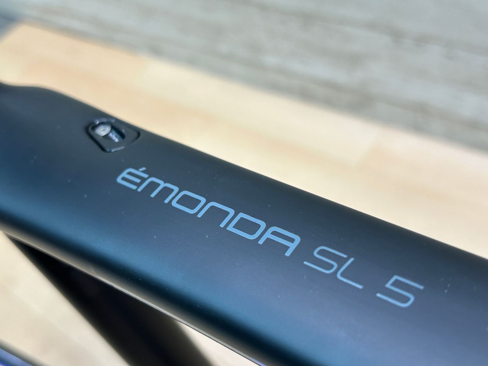 エモンダ ロード