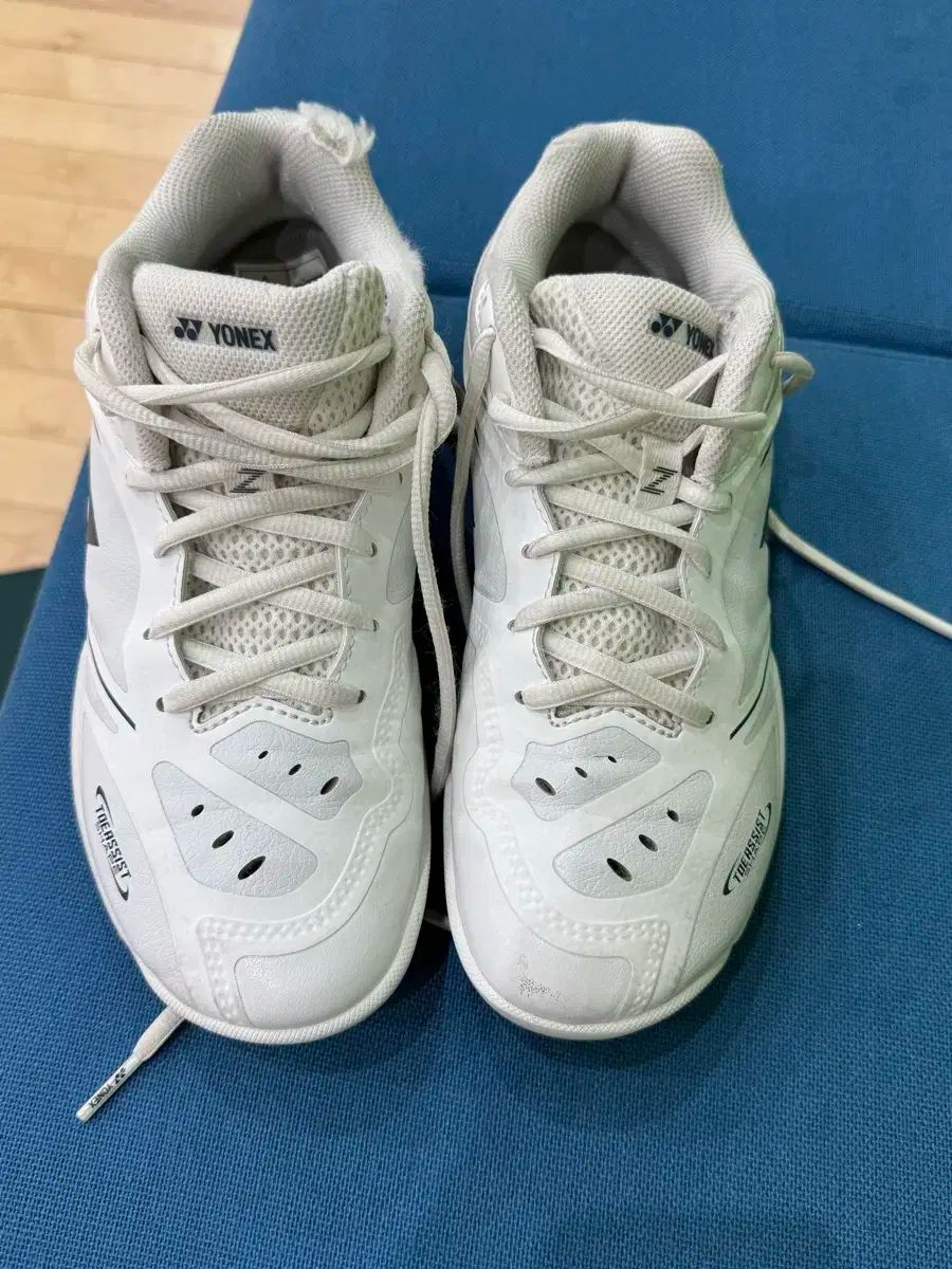 ヨネックス ( YONEX ) 65Z4 バドミントンシューズ 240 - メルカリ