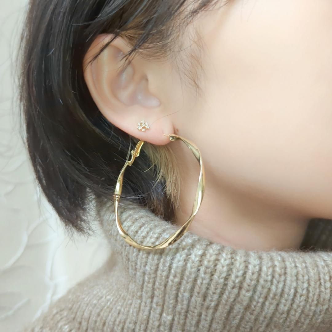 ツイストラージサークルピアス - アクセサリー