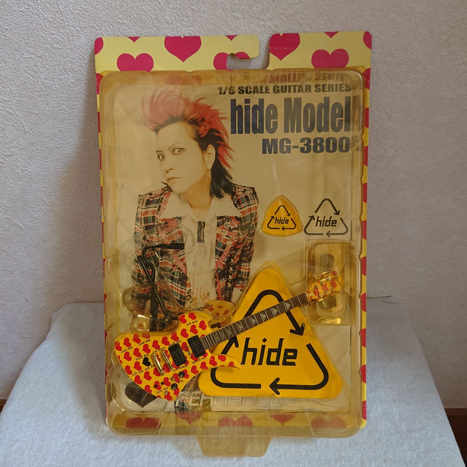 ☆未開封☆hide 1/6スケールギター イエローハート - メルカリ