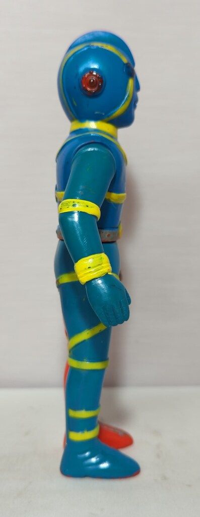 タカトクトイス ミドルサイズ キカイダー 200mm - メルカリ