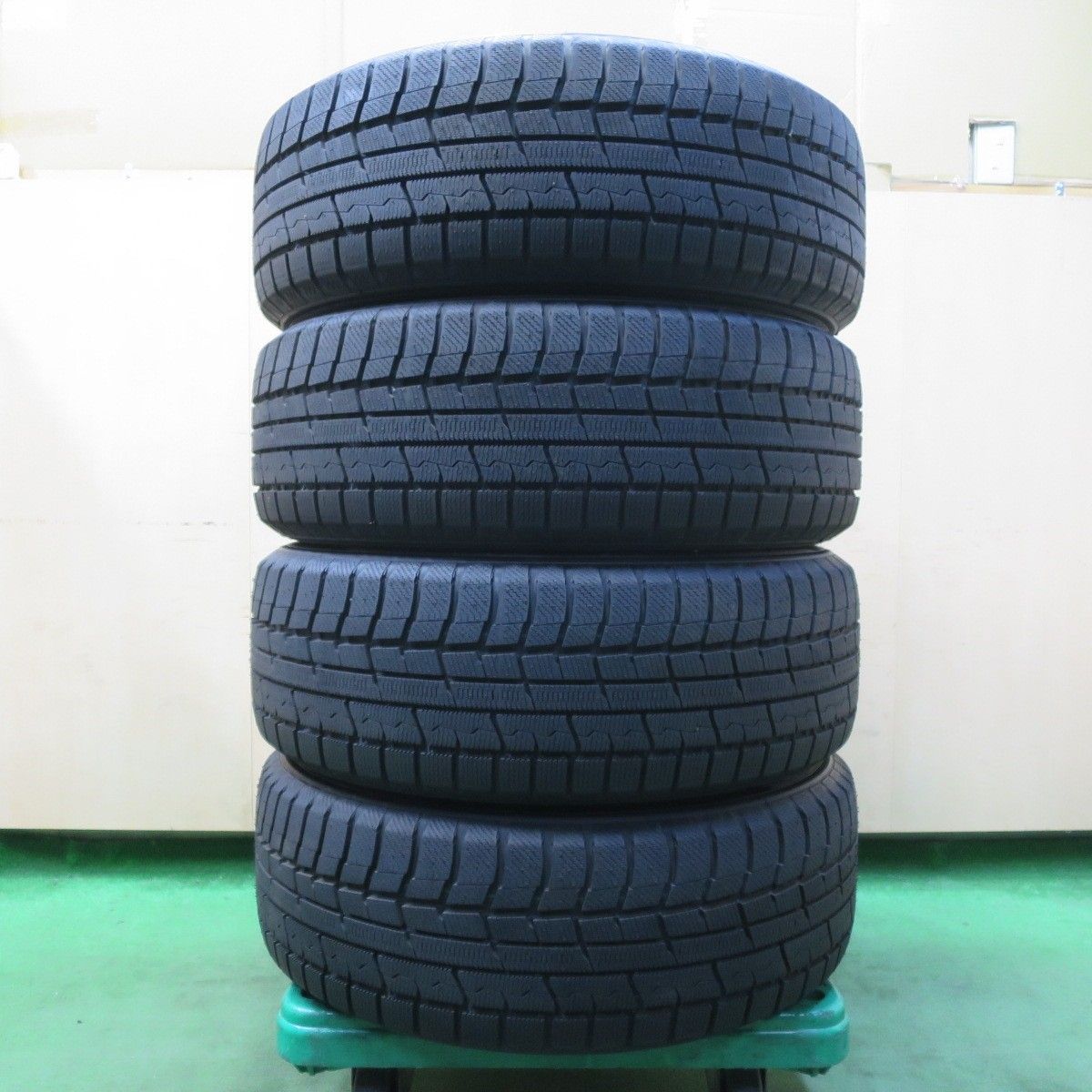タイヤほぼ未使用！23年☆スタッドレス 225/55R18 トーヨー ウインター 
