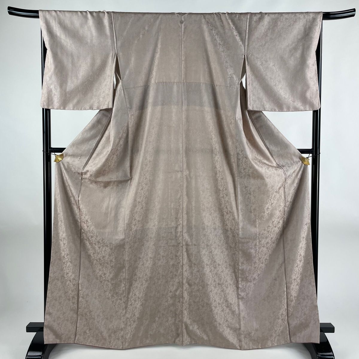 色無地 身丈168cm 裄丈68cm L 袷 一つ紋 地紋 薄小豆 正絹 逸品 【中古  