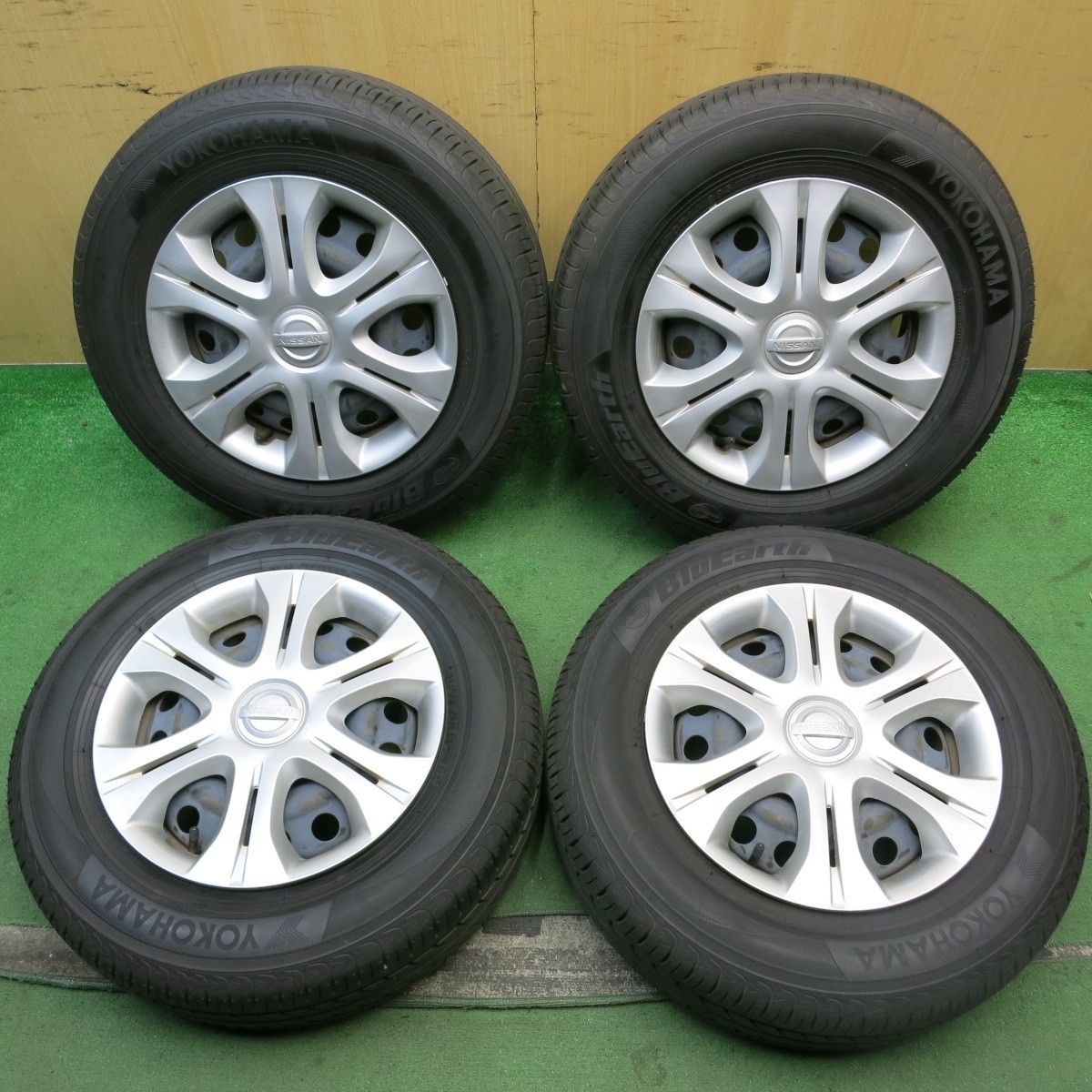 超バリ溝 23年 ほぼ10分 日産 E12 ノート 純正 スチール 185 70R14 ヨコハマ ブルーアース AE01F 14インチ PCD100 4H 5092102HAノ