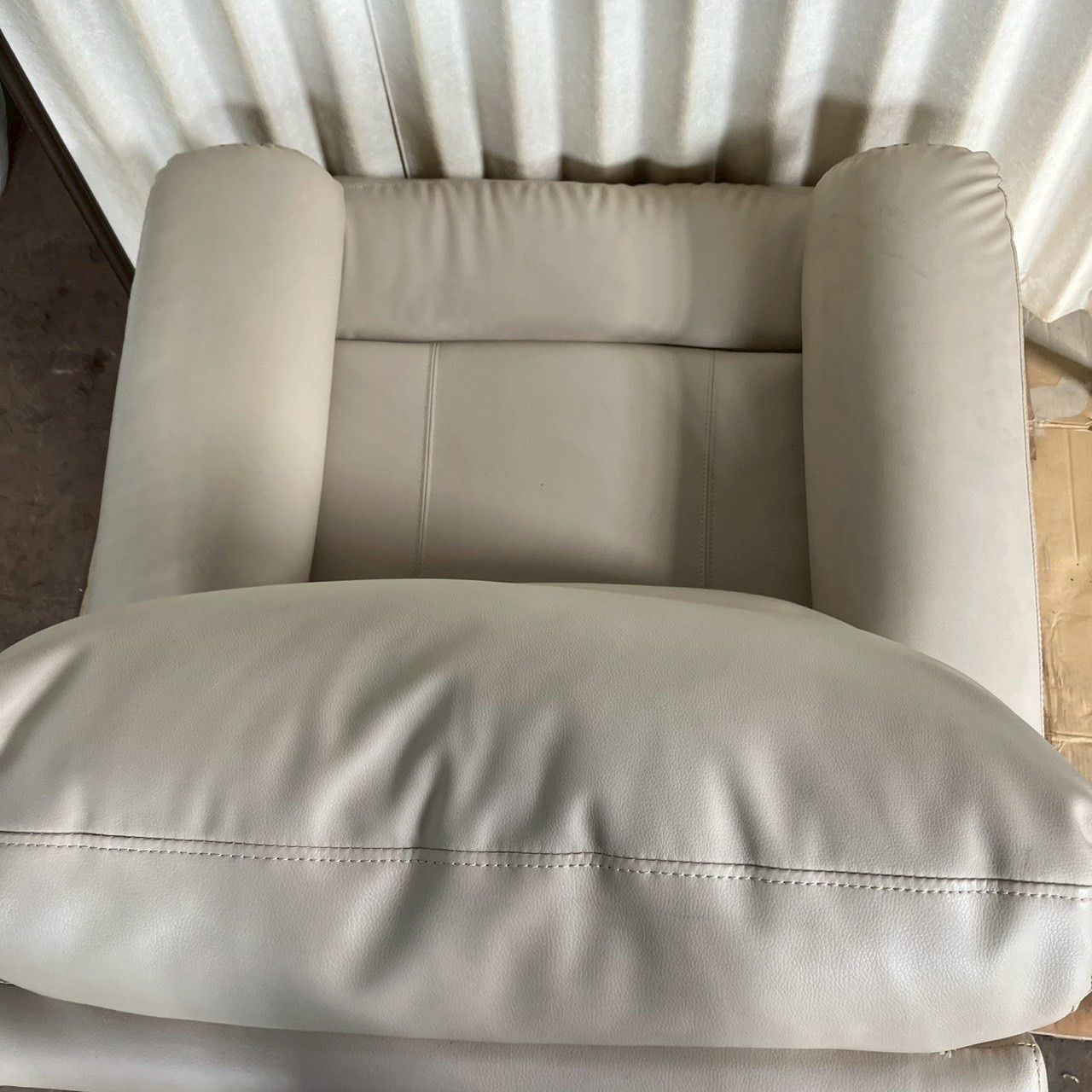 直接引取りor購入者配送手配限定 ニトリ 電動リクライニング