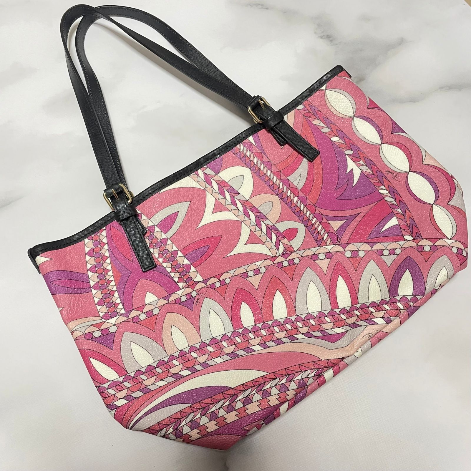 ✨希少✨極美品✨EMILIO PUCCI エミリオプッチ ハンドバッグ 総柄 EMILIO PUCCI - エミリオプッチ 総柄 トートバッグ ハンドバッグ