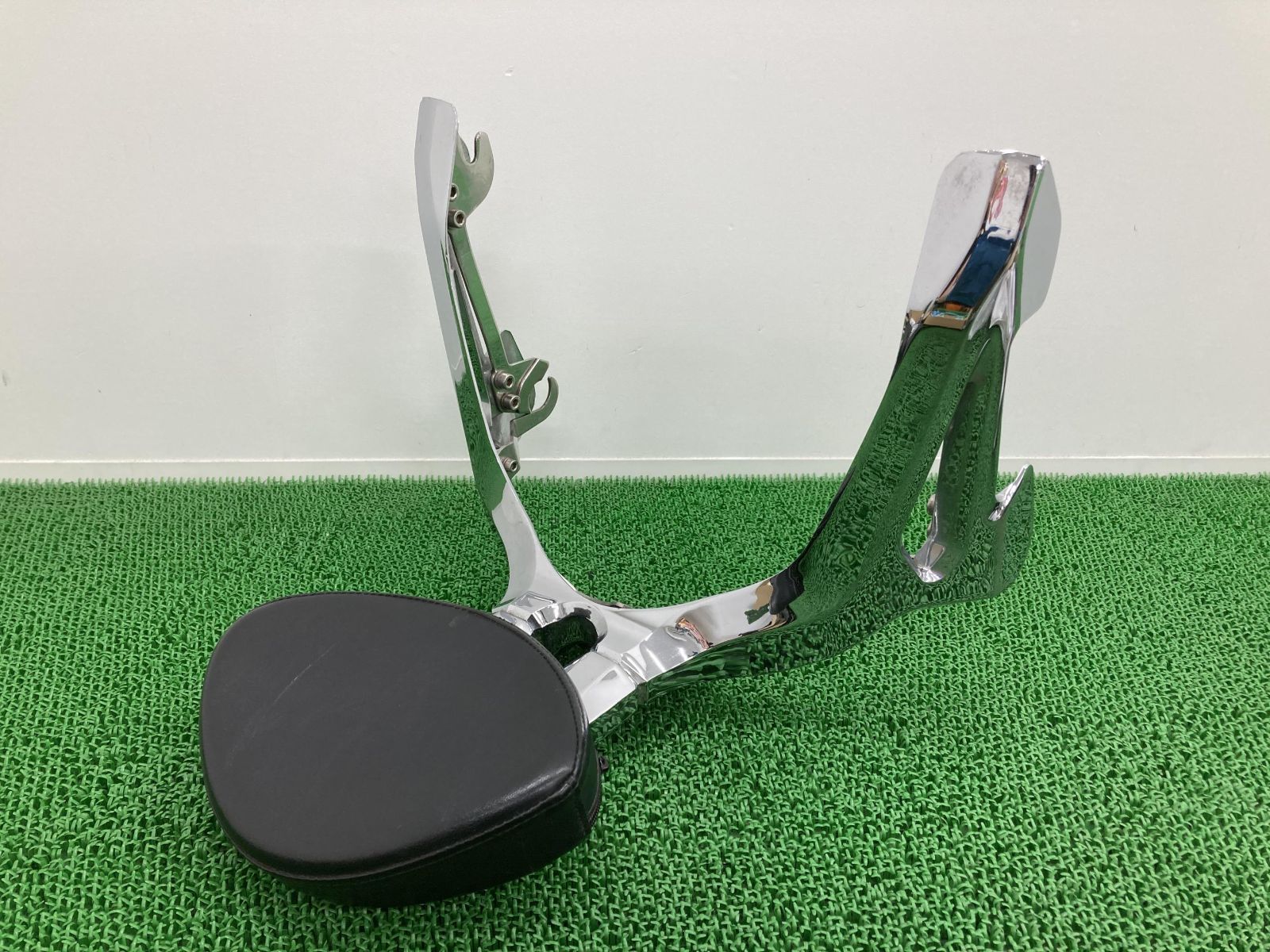 XV1900CUレイダー バックレスト JYAVP27N08A000*** ヤマハ 純正 中古 