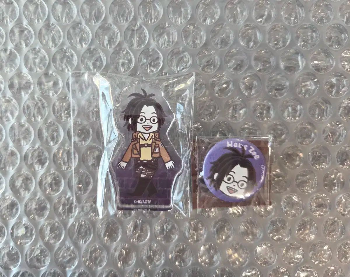 未開封 進撃の巨人 ハンジ ミニ アクリルブロック+缶バッジ まとめ売り