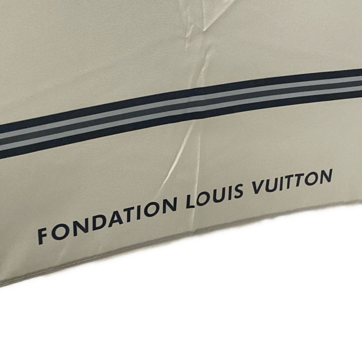 Fondation Louis Vuitton  扇子とキーリング　新品 日本未入荷】LOUIS VUITTON 水玉扇子 - メルカリ