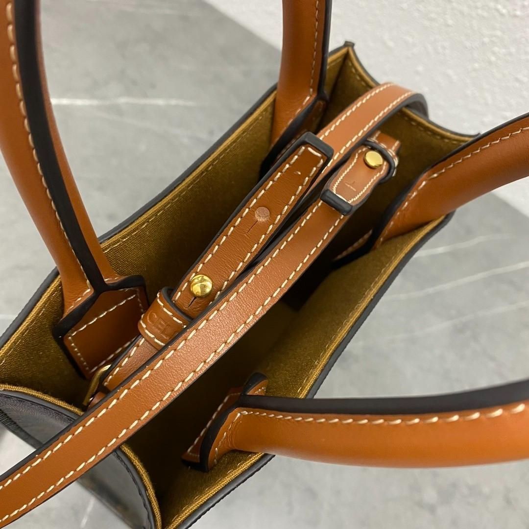 希少　セリーヌ　黒マカダム　トリオンフ　2way　ハンドバッグ　4284 CELINE 未使用保管品 セリーヌ マカダム ブラゾン トリオンフ 柄