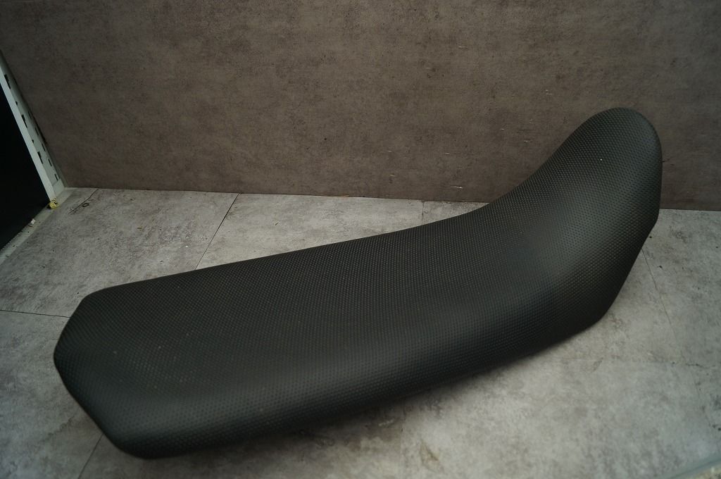 ヤマハ セロー250 DG11J 純正シート 3C5-00 破れ無し セロー250 DG11J/DG17J純正シート 破れ無し 3C5刻印 ベース破損