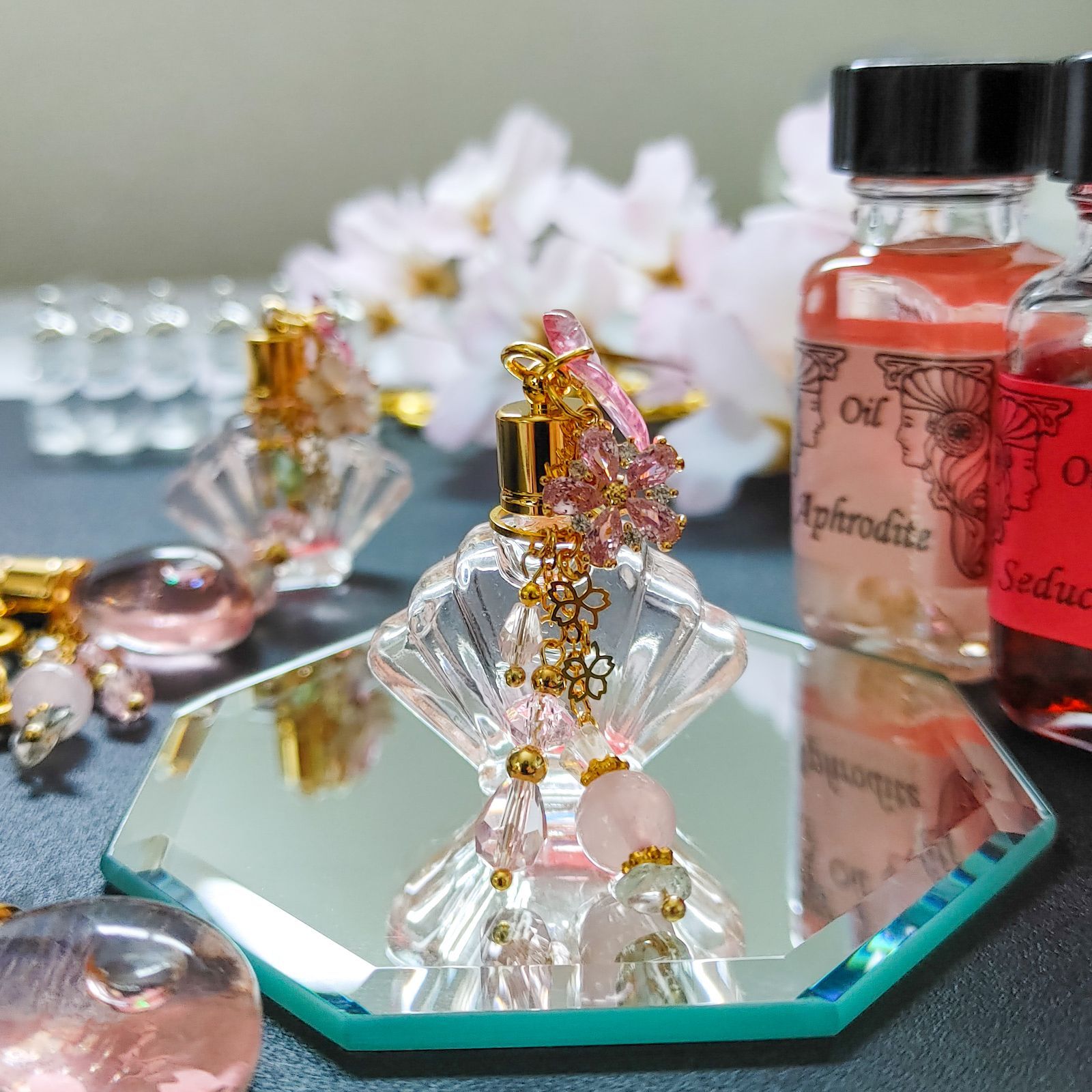 季節香水瓶 No.61 【桜 扇型】ミニ香水瓶　香水瓶ネックレス　メモリーオイル