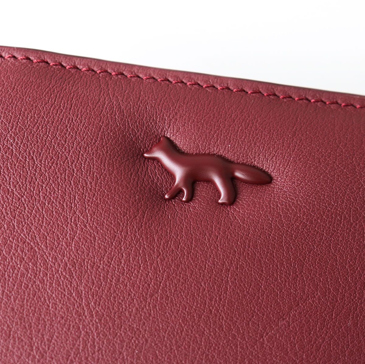 □MAISON KITSUNE メゾン キツネ MW05346LC0045 ラウンドジップ