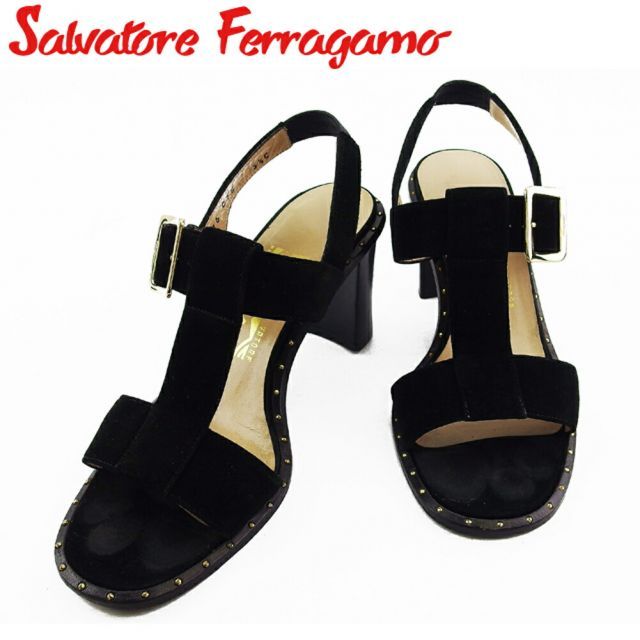 Ferragamoヌバックサンダル