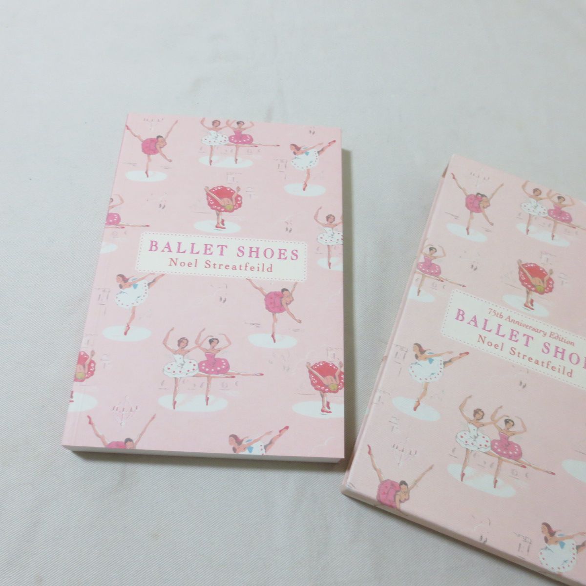 C128 Ballet Shoes Noel Streatfeild 75th Anniversary Edition 洋書
