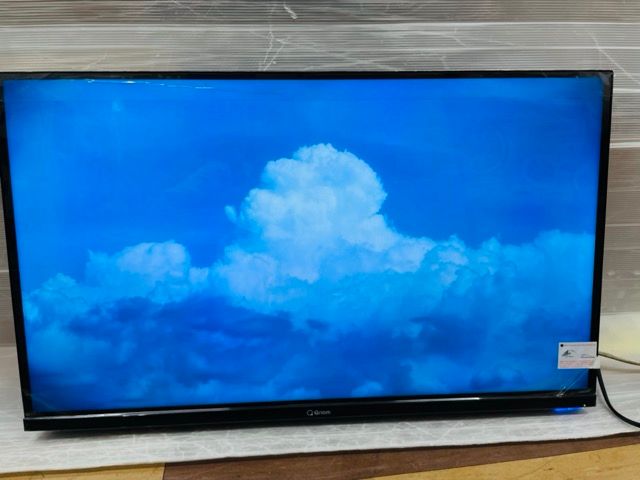テレビ・映像機器 ！山善 Qriom QRK-32WHDST スマートテレビ 2025年製