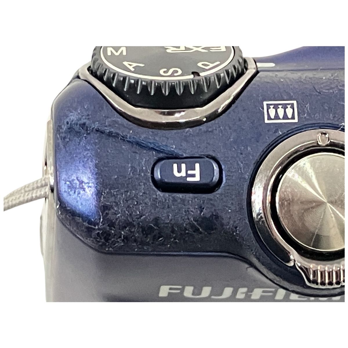 FUJIFILM F900