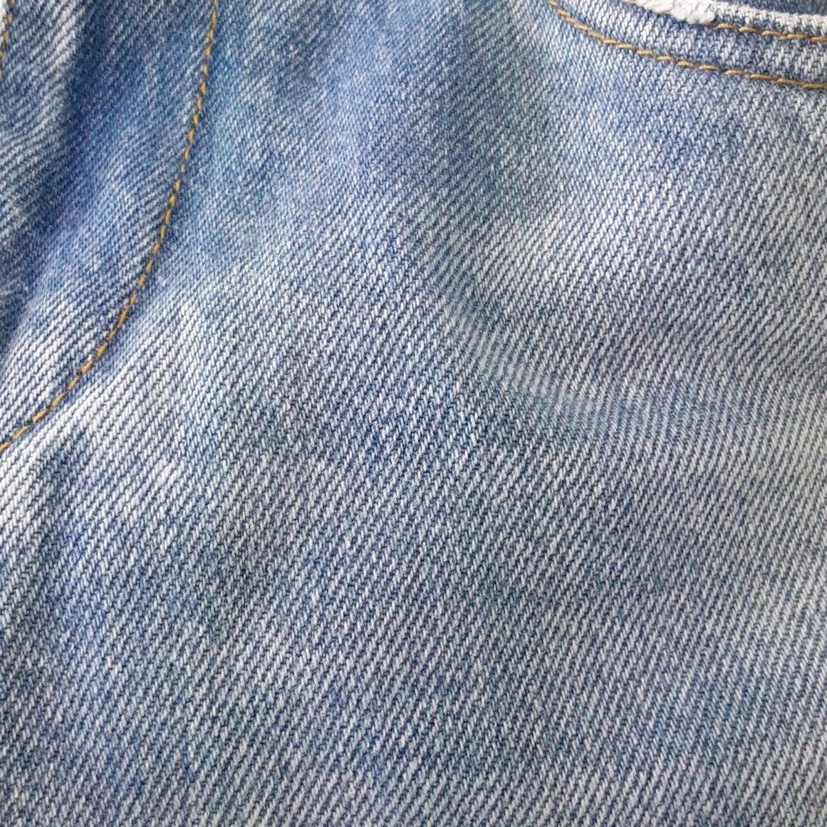 - ライトブルー