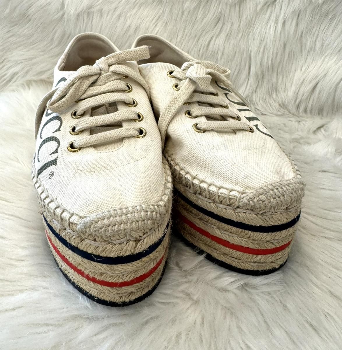 GUCCI （グッチ） ｴｽﾊﾟﾄﾞﾘｰﾕ ｽﾆｰｶｰ 靴 ﾚﾃﾞｨｰｽ Ivory ロゴプリント 厚底 