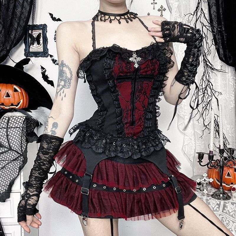 暗黒ゴシック ハロウィン衣装 公爵夫人ホルターネックトップス＋レース重ねティアードスカート 2点セット プリンセス風 ゴスロリ風 独特なデザイン 高品質 ハロウィンコスチューム 撮影会 仮装用 プレゼントにも最適 ゴシックデザイン ロリータ 刺繍