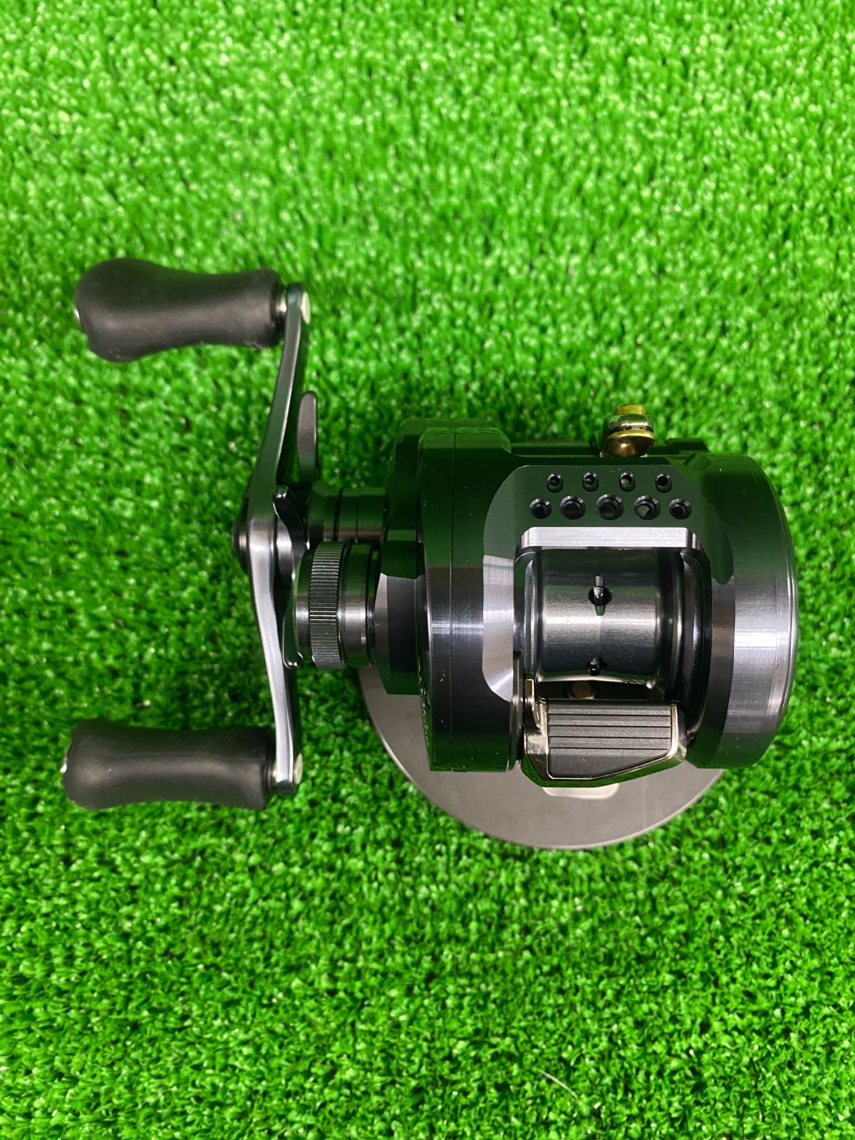 SHIMANO カルカッタコンクエスト30HG バリアルハンドル87 24