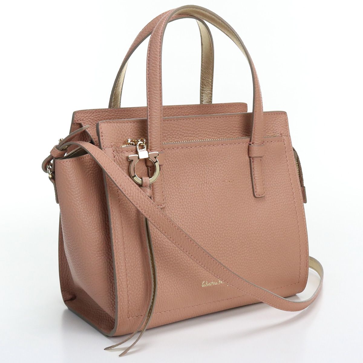 Salvatore Ferragamo サルヴァトーレフェラガモ エイミー スモール 