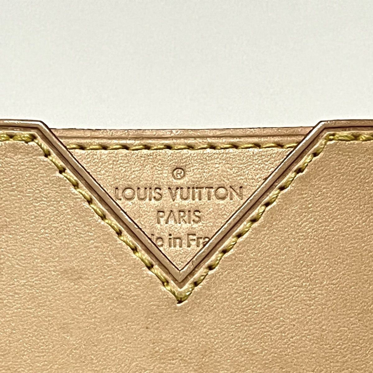 LOUIS VUITTON(ルイヴィトン) カードケース ヌメ革 VolezVoguezVoyagez M62363 ナチュラル トランクケース/型押し加工  ヌメ革 - メルカリ