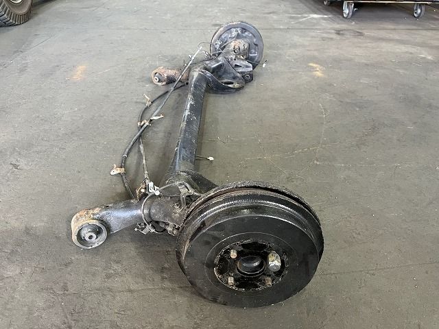 アクア NHP10 リアアクスルビーム L 42110-52352 040 FFCRYSTALESIA_COM