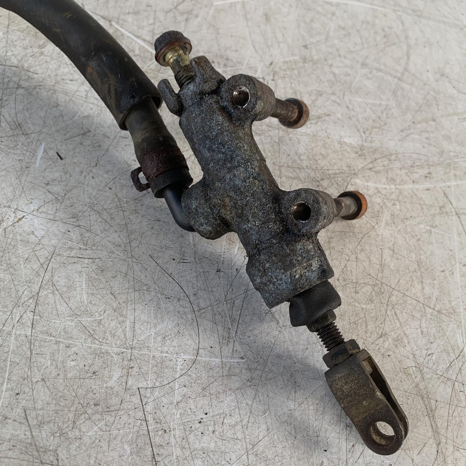 ゼファー400ブレーキキャリパー前後　リアマスターシリンダーセット ゼファー400ブレーキキャリパー前後 リアマスターシリンダー