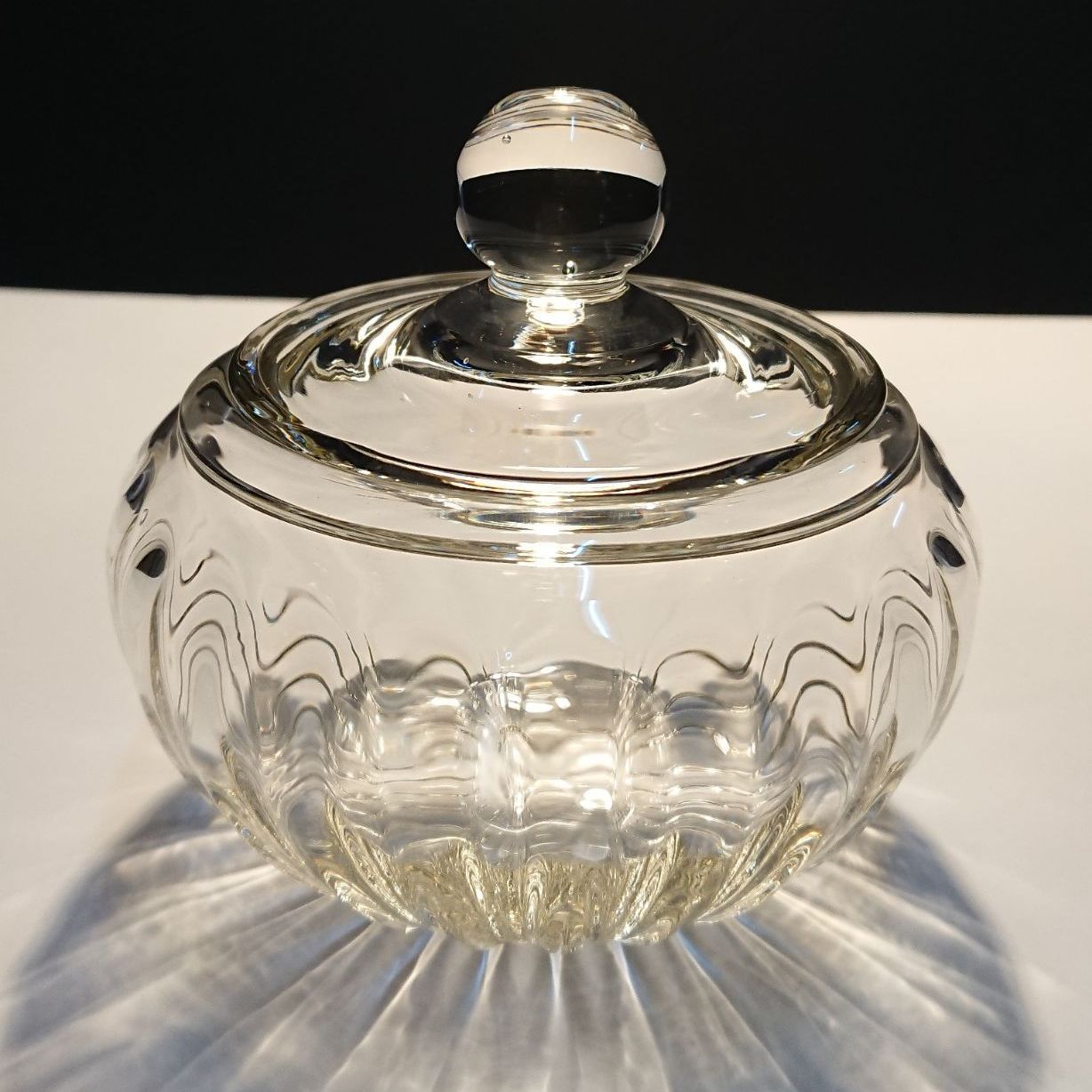 オールド・ヴァルサンランベール 桃色被せガラス薔薇蓋物 ボンボ