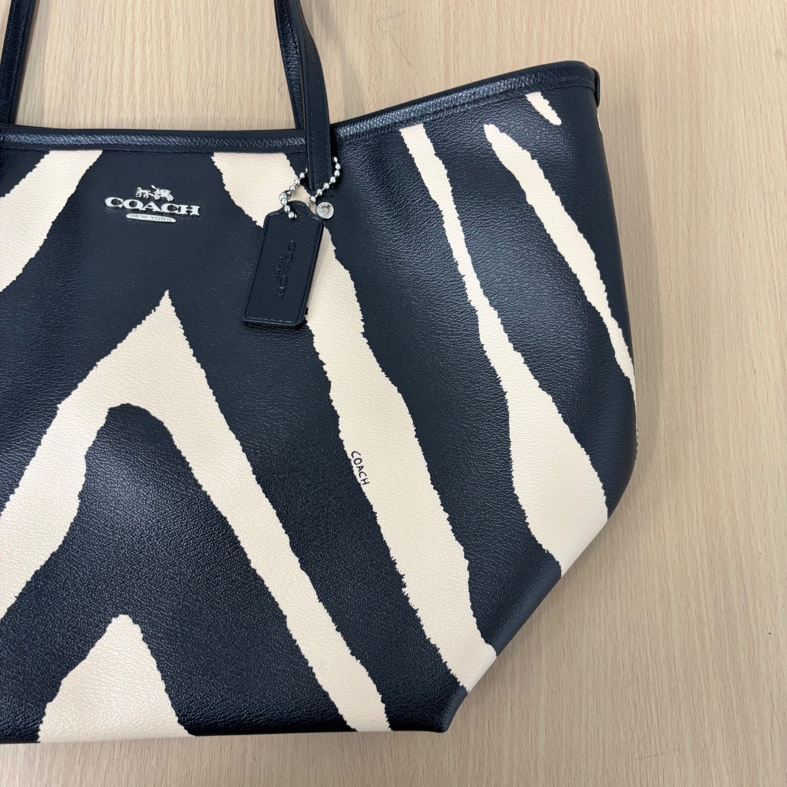 【美品】 COACH コーチ ラフィア トートバッグ ネイビー フラワー A4 美品】 COACH コーチ ラフィア トートバッグ ネイビー フラワー