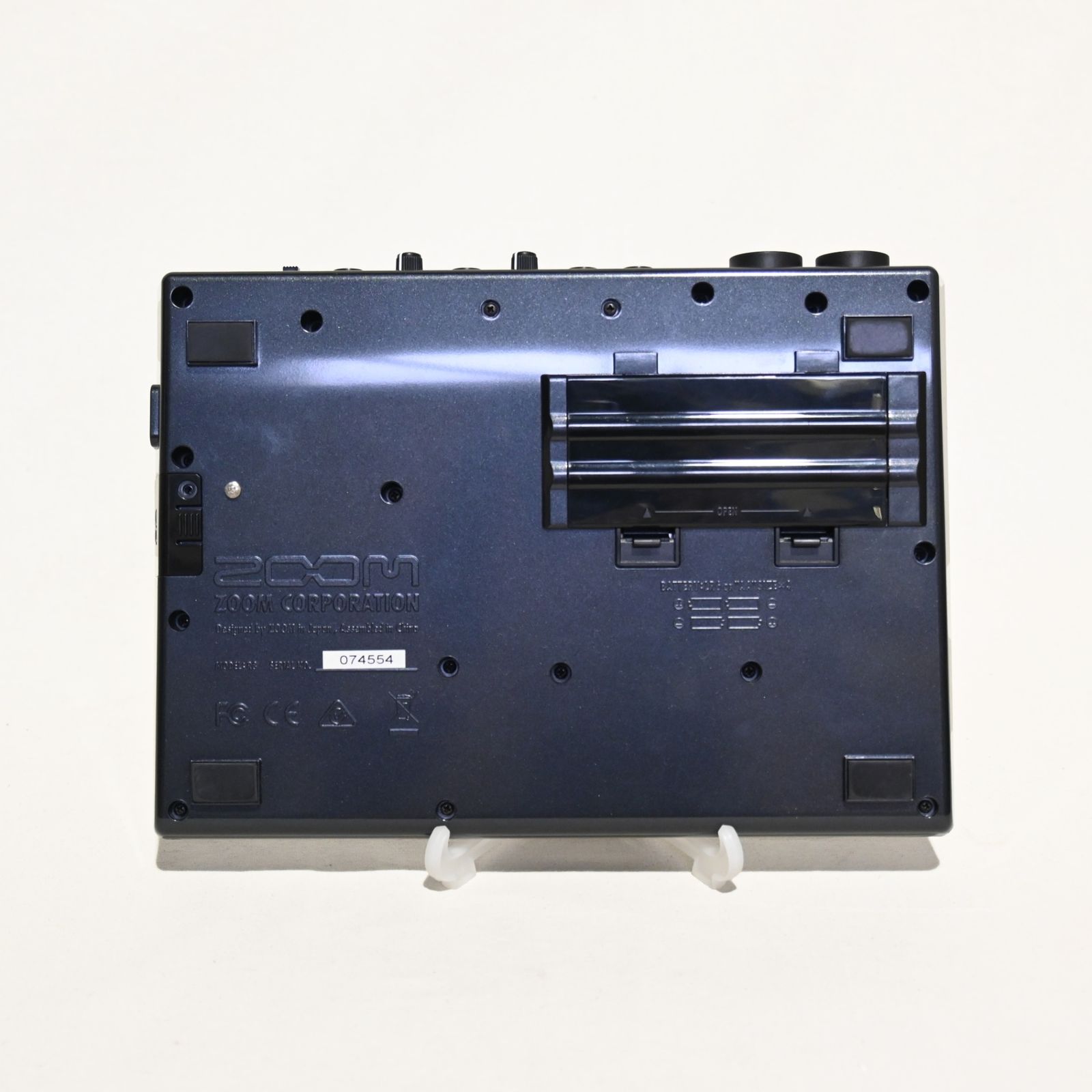 ○ ZOOM R8 マルチトラックレコーダー＋ FS 01フットスイッチ