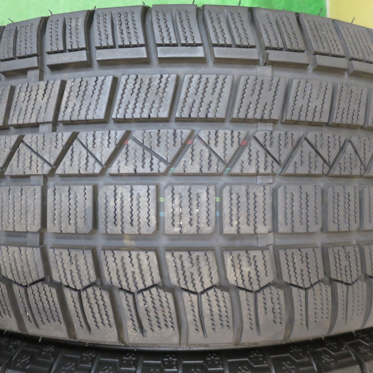 SUNWIN スタッドレス 235/50/18 バリ溝 アルヴェルサイズ！ バリ溝！22年！キレイ！9.5分☆トヨタ 20系 アルファード ヴェル