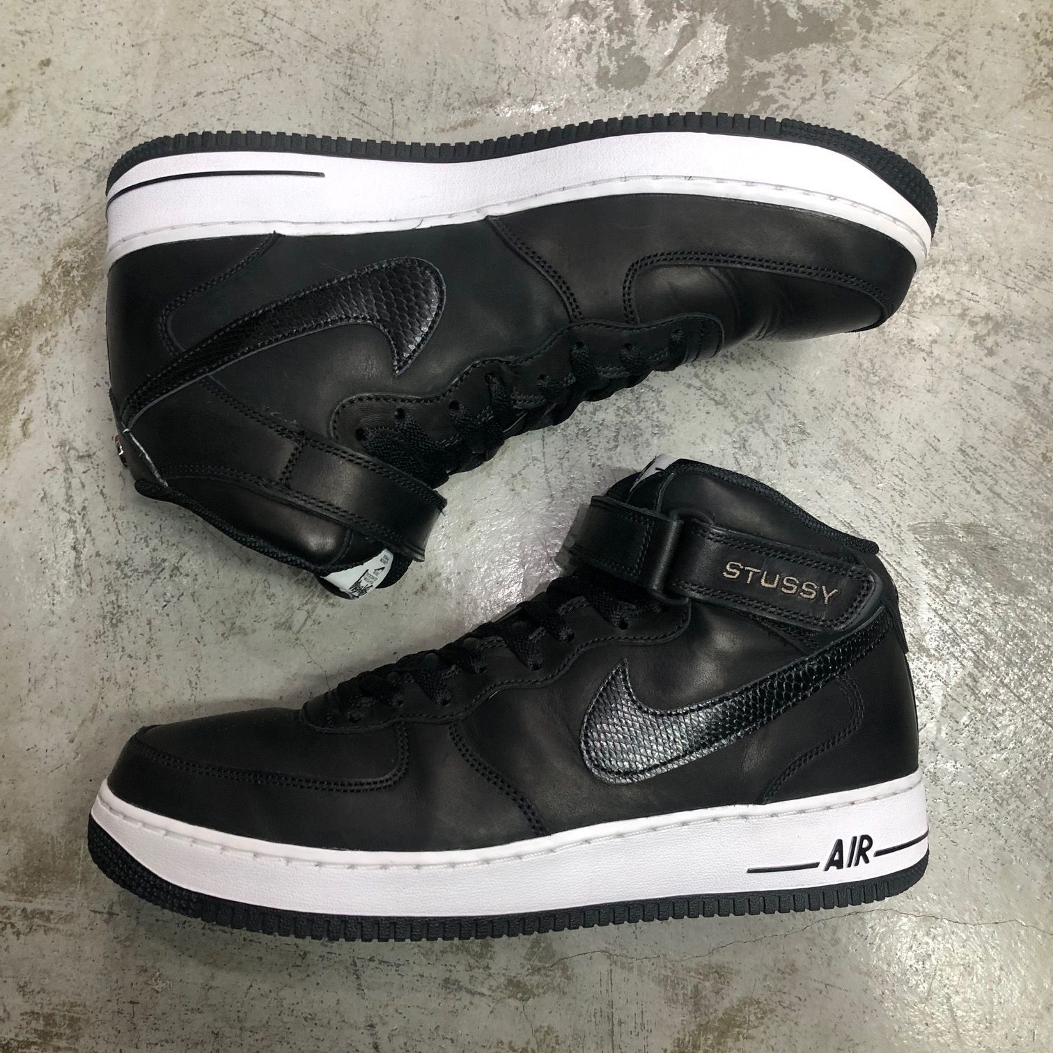 Stussy Nike Air Force 1 Mid dj7840-001 コラボ レザー エアフォース 