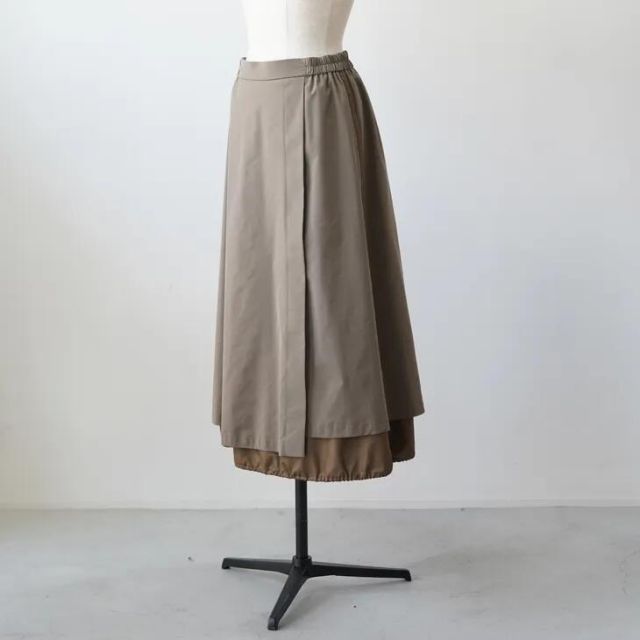 frescute フレスキュート | グレイスタフタライト-レザーライクローン ゴムギャザースカート カーキ size 38 | スカート ボトムス