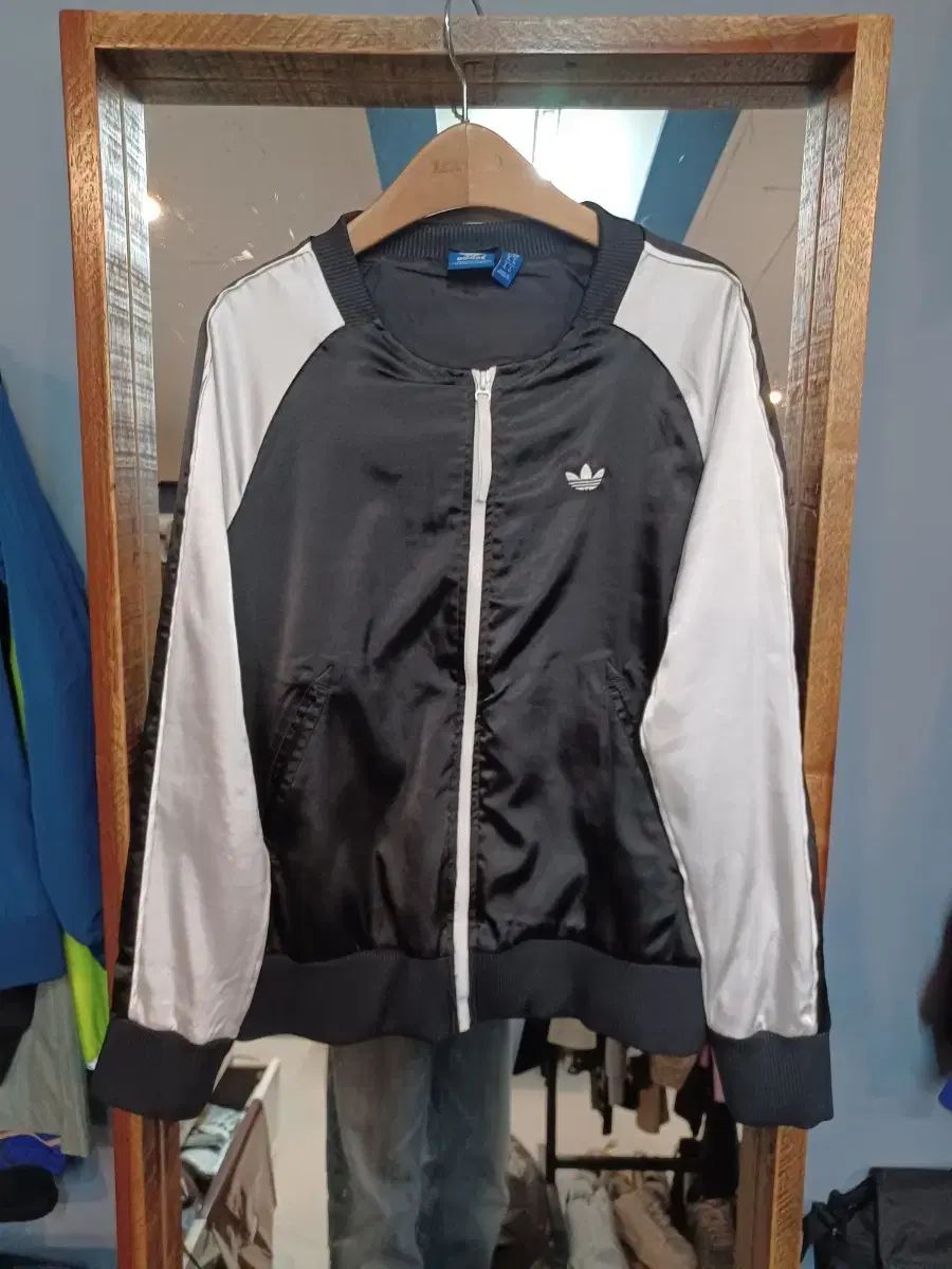 adidas アディダス オリジナル ロゴ ユニ ジャケット s
