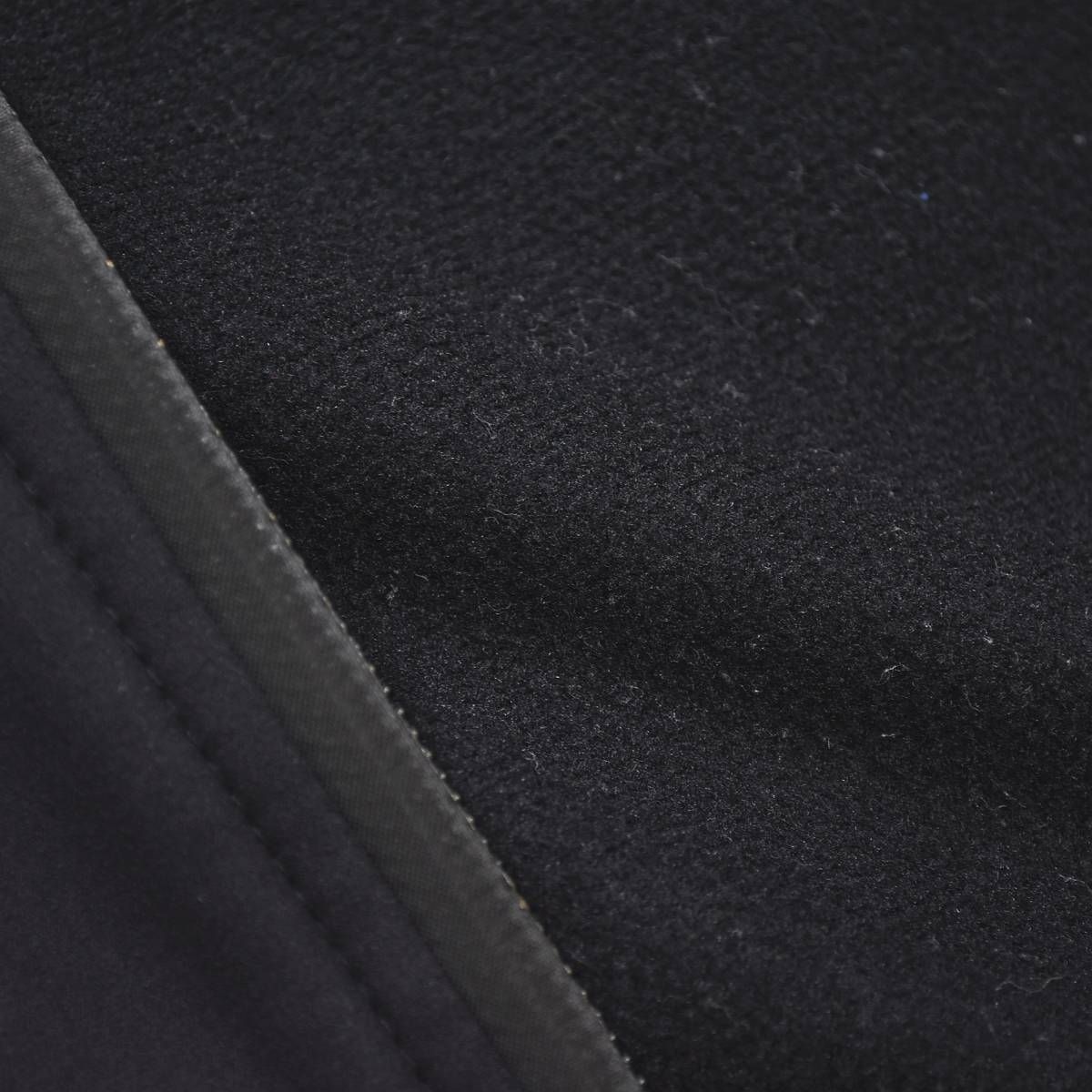 ジップアップ ソフトシェル