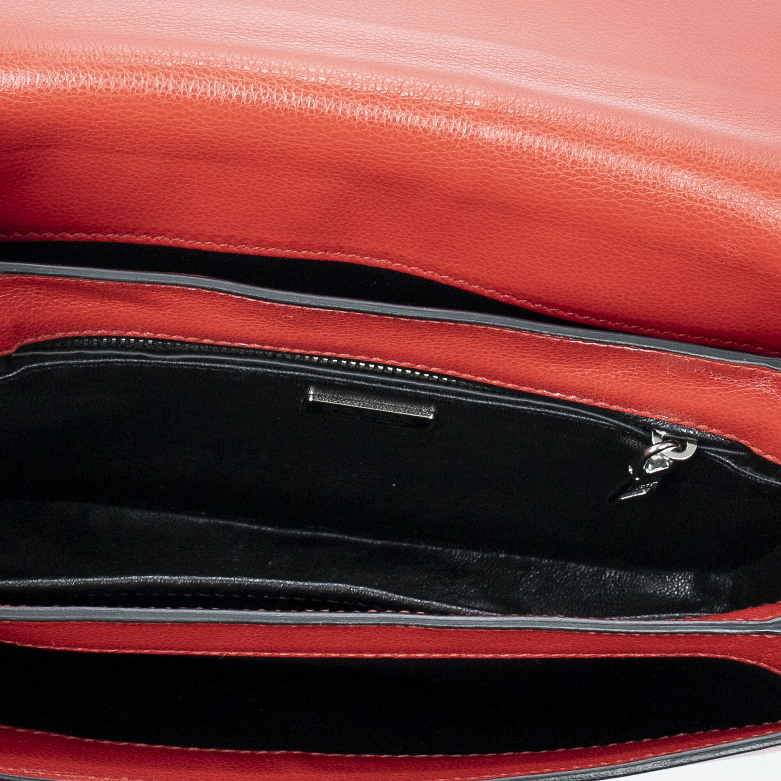 プラダアーケード