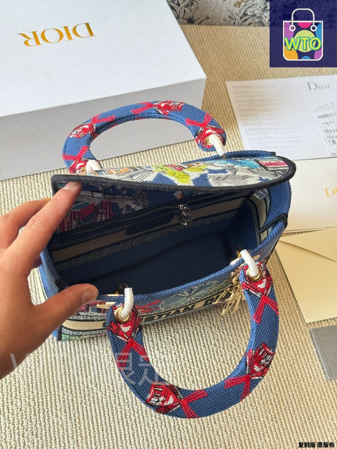 【お洒落な刺繍★人気】DIOR ラバ・ドウェイ 今日特価】Dior ディオール レディーD-Liteシリーズ 立体感豊か